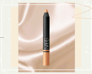 gif of 3 different nude lipsticks