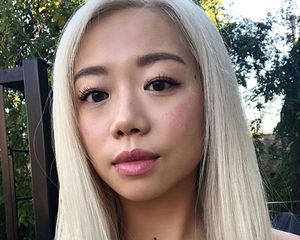 faith xue selfie with trees