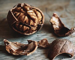 Walnut Oil for Skin