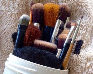makeup brushes in bag