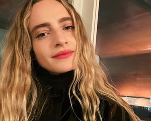 hallie gould pink lipstick
