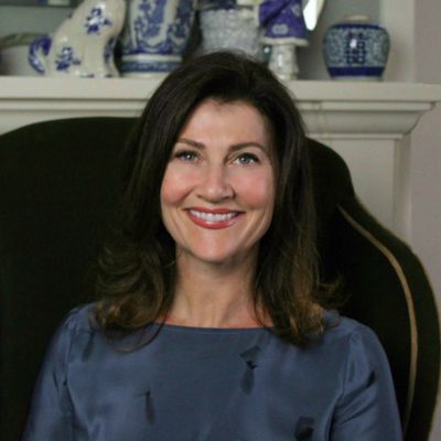 Headshot of esthetician and review board member Jodi Shays.