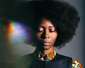 woman natural afro hair