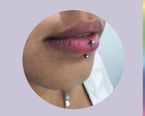 vertical labret