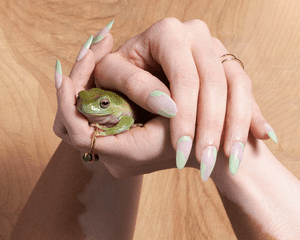 Pleasing nail polish green
